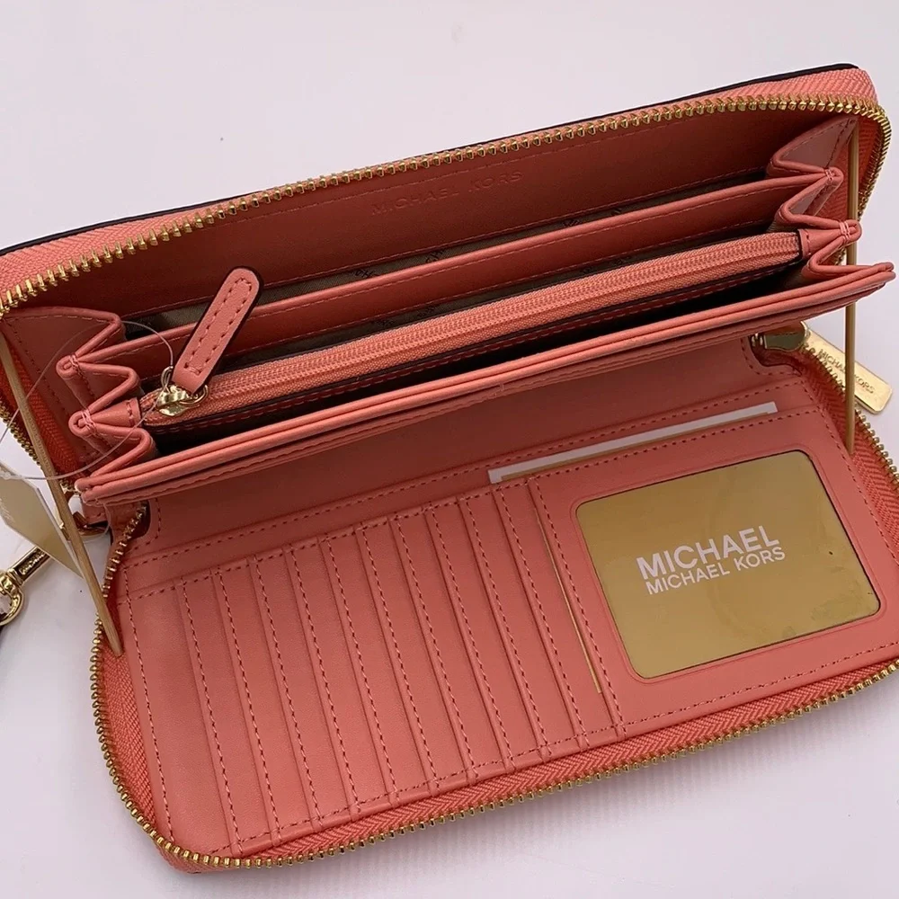 MICHAEL KORS Jet Set Travel Large Travel Continental Leather Color: PRIMEROSE